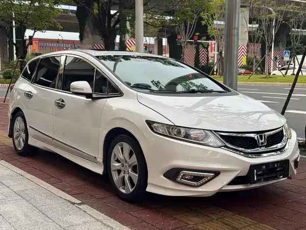 Honda Jade 2015