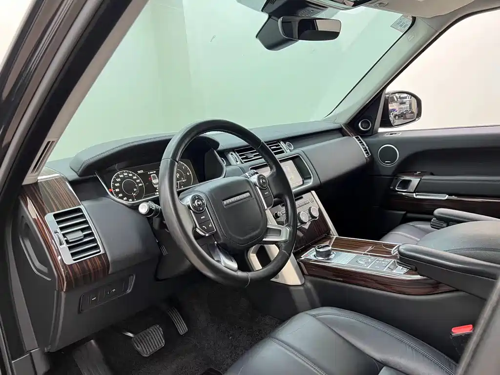 Land Rover Range Rover 2018 — фото 14