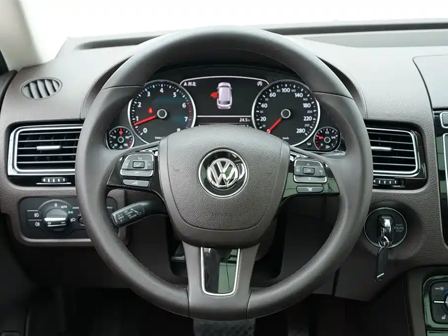 Volkswagen Touareg 2018 — фото 20