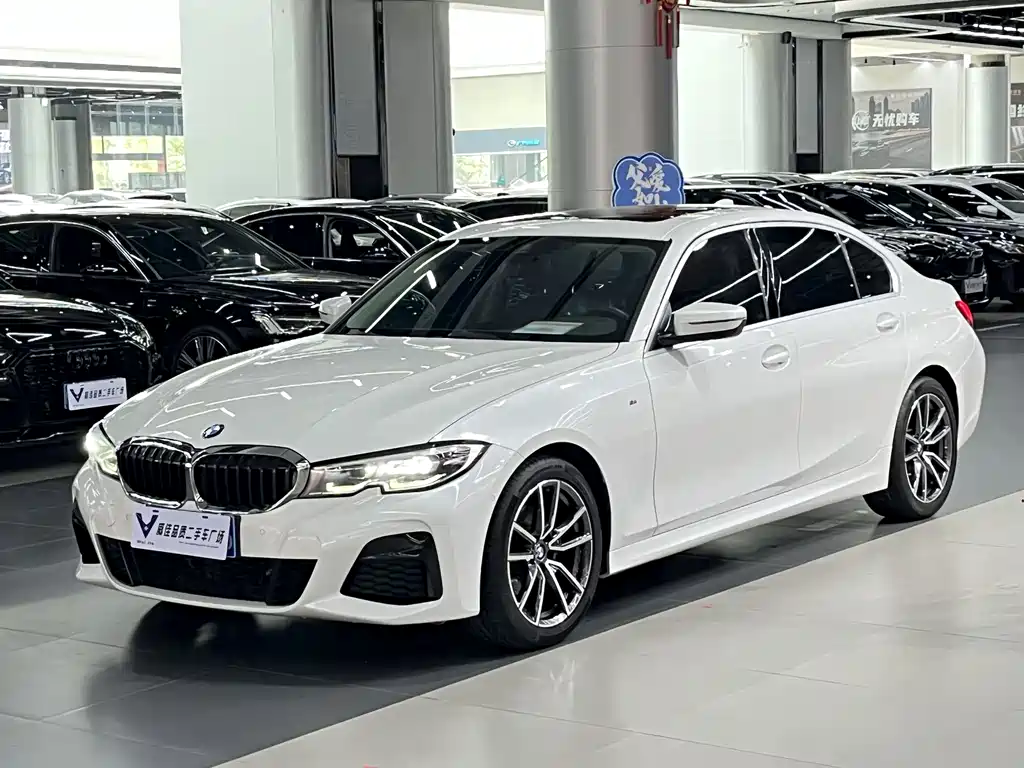 BMW 3 Series 2021 — фото 1