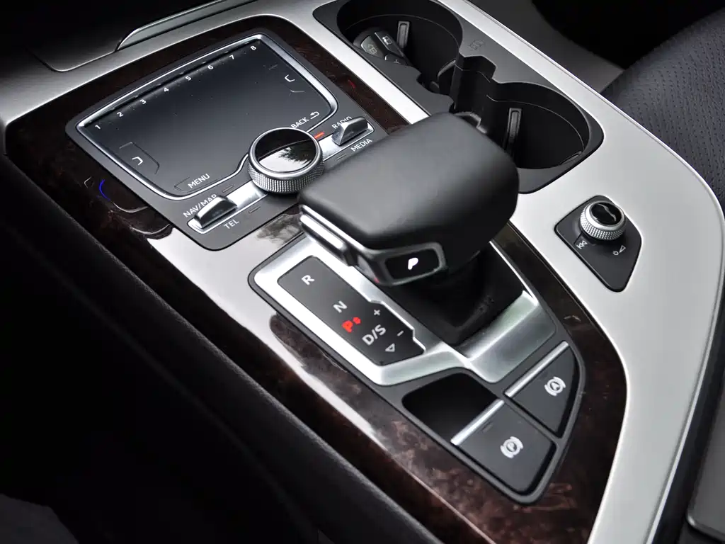 Audi Q7 2018 — фото 12