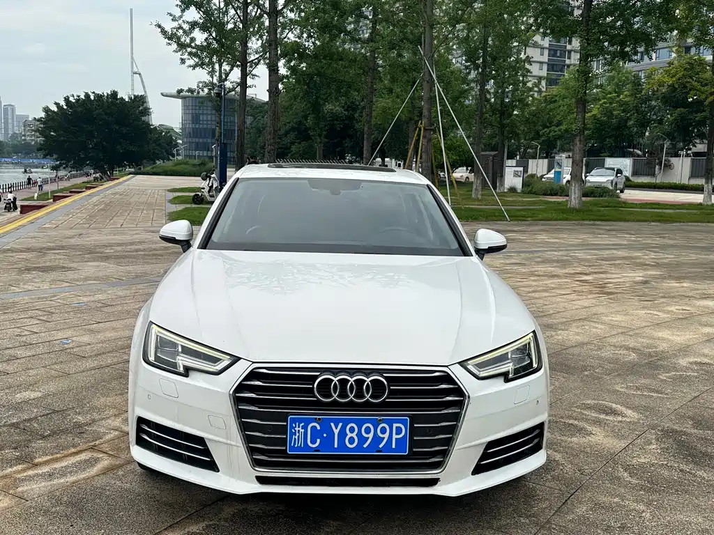 Audi A4L 2018