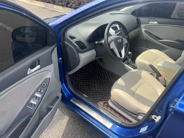 Hyundai Accent 2010