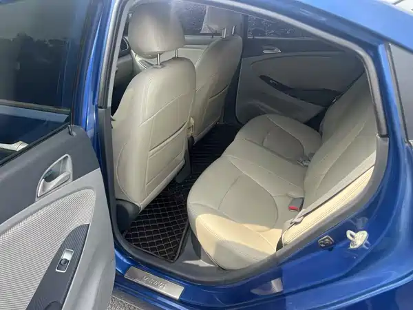Hyundai Accent 2010