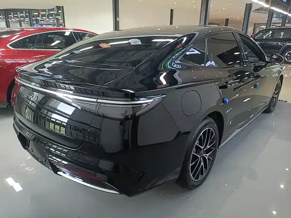 BYD Seal 07 DM-i 2025