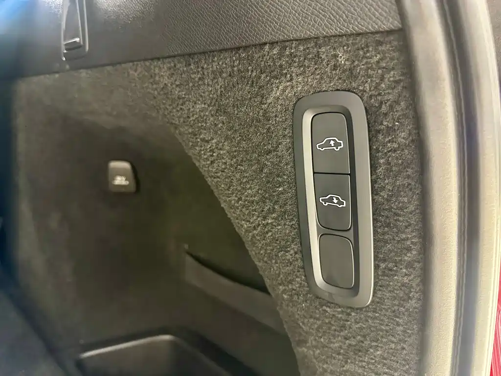 Volvo XC90 2021 — фото 26