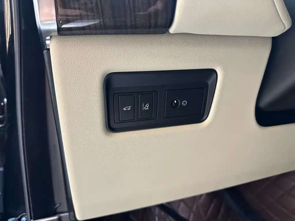 Land Rover Sport 2017 — фото 12