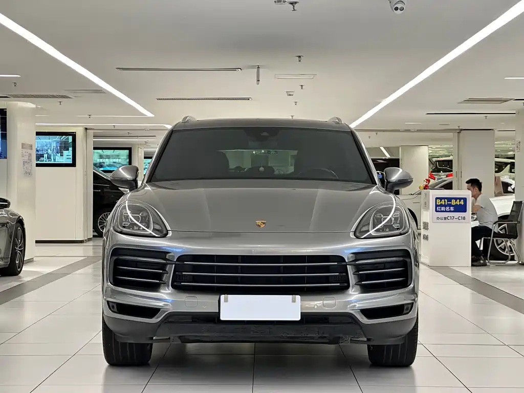 Porsche Cayenne 2019 — фото 2
