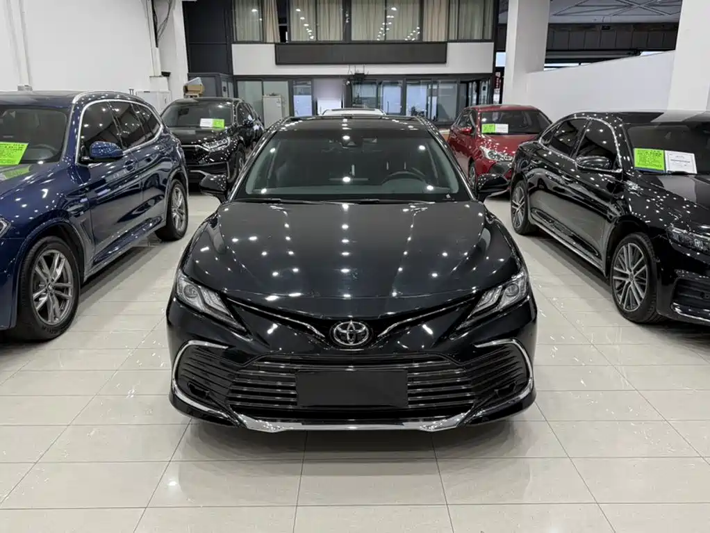 Toyota Camry 2023 — фото 24