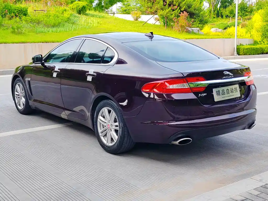 Jaguar XF 2015 — фото 9