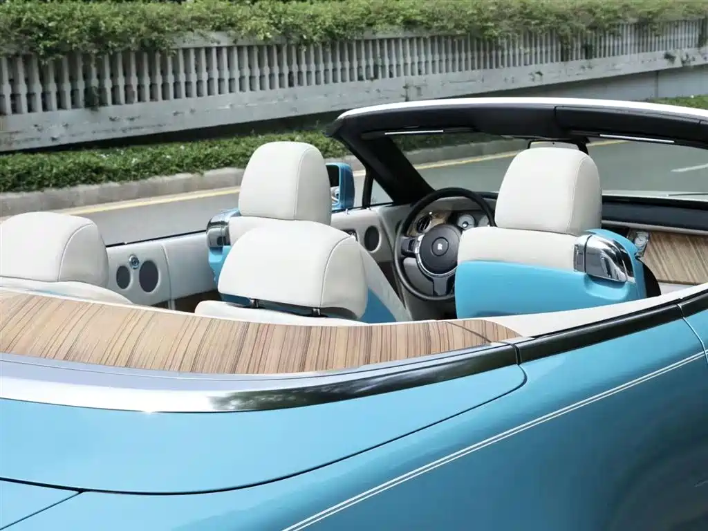 Rolls-Royce Dawn 2017 — фото 10