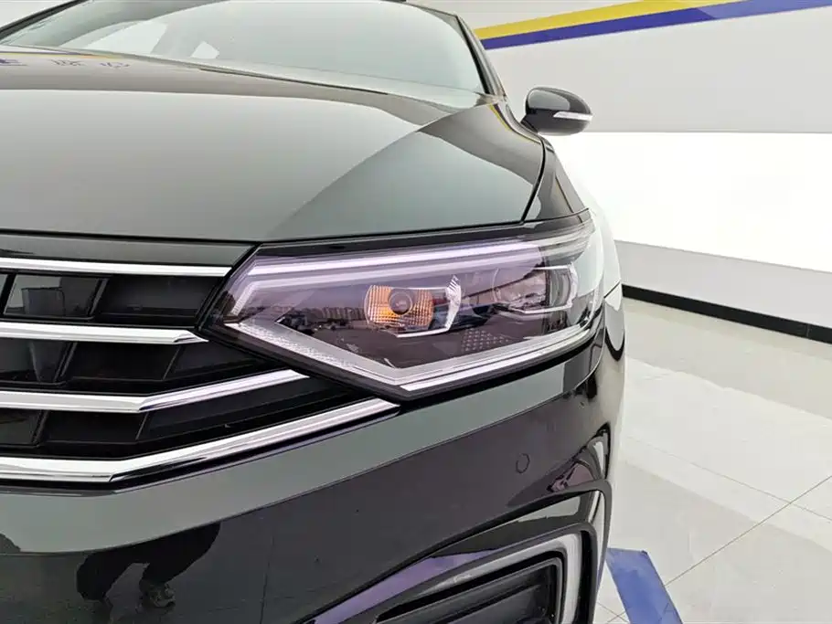 Volkswagen Magotan PHEV 2022 — фото 5