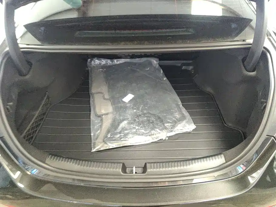 Mercedes-Benz C-Class 2024