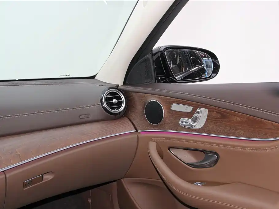 Mercedes-Benz E-Class 2023 — фото 25