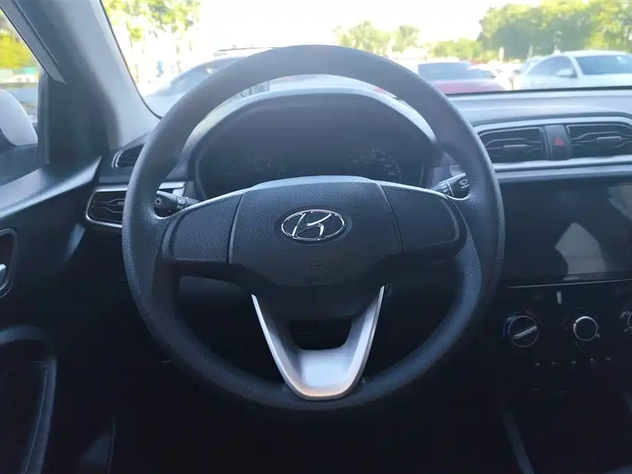 Hyundai Verna 2019 — фото 15