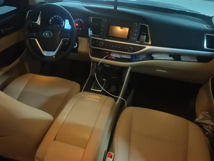 Toyota Highlander 2018 — фото 12