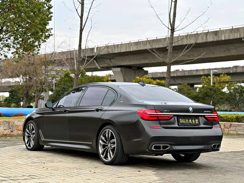 BMW 7 Series 2019 — фото 19