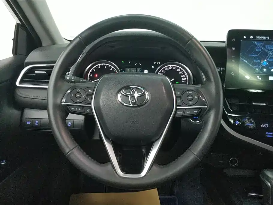 Toyota Camry 2023 — фото 15