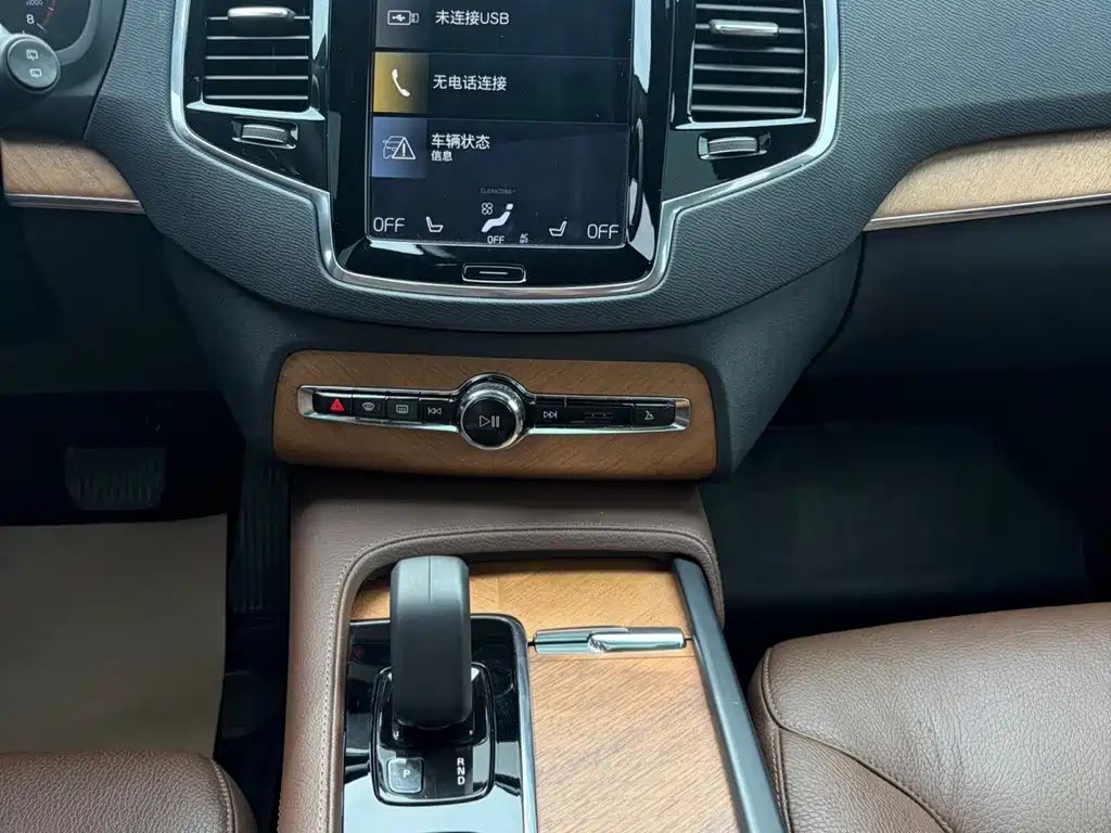 Volvo XC90 2022 — фото 9