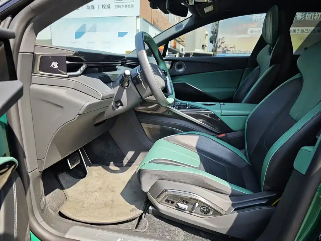 Lotus Eletre 2023