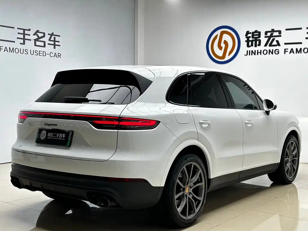 Porsche Cayenne Hybrid 2023 — фото 26