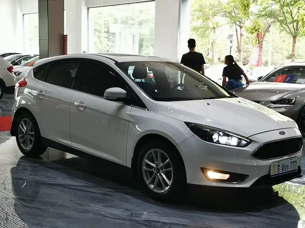 Ford Focus 2018 — фото 4