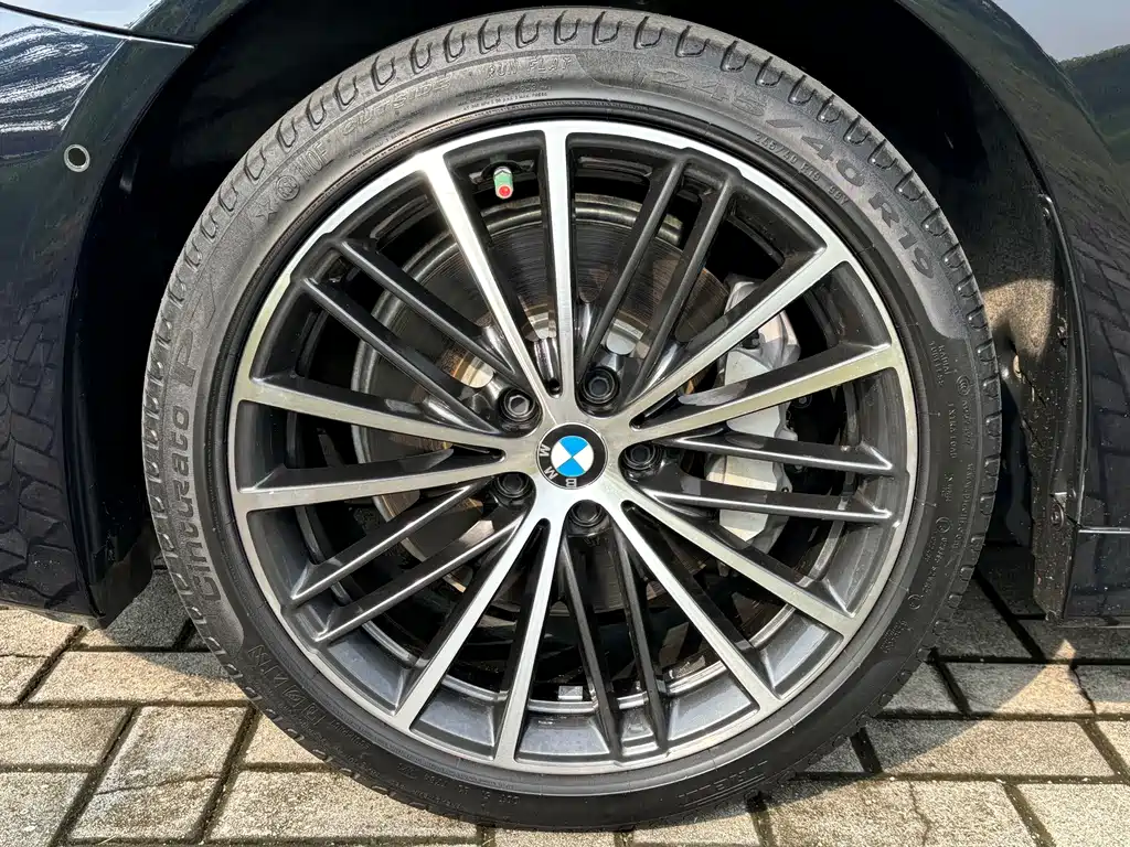 BMW 5 Series 2023 — фото 14