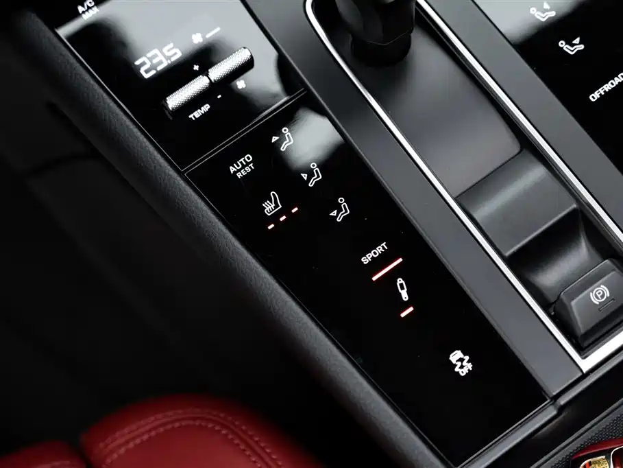 Porsche Macan 2023 — фото 18