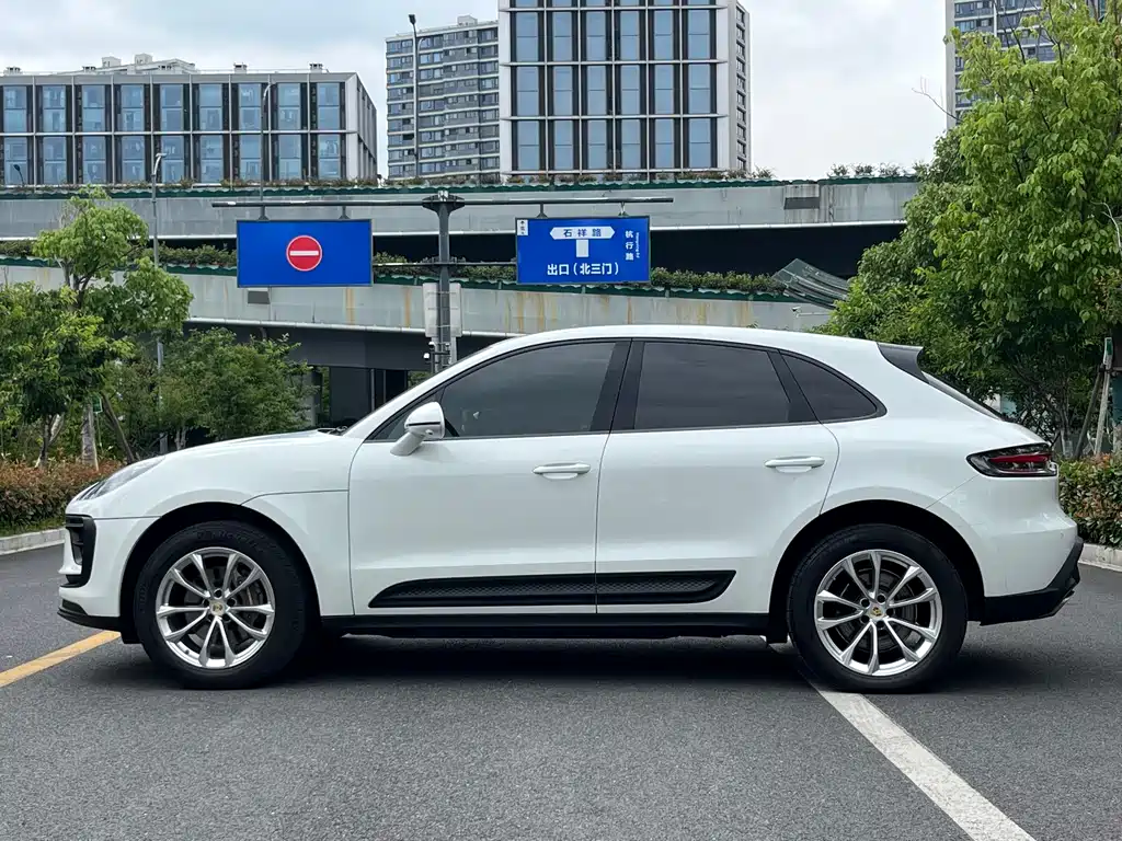 Porsche Macan 2022 — фото 4