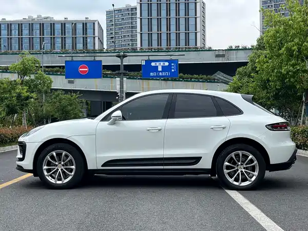Porsche Macan 2022
