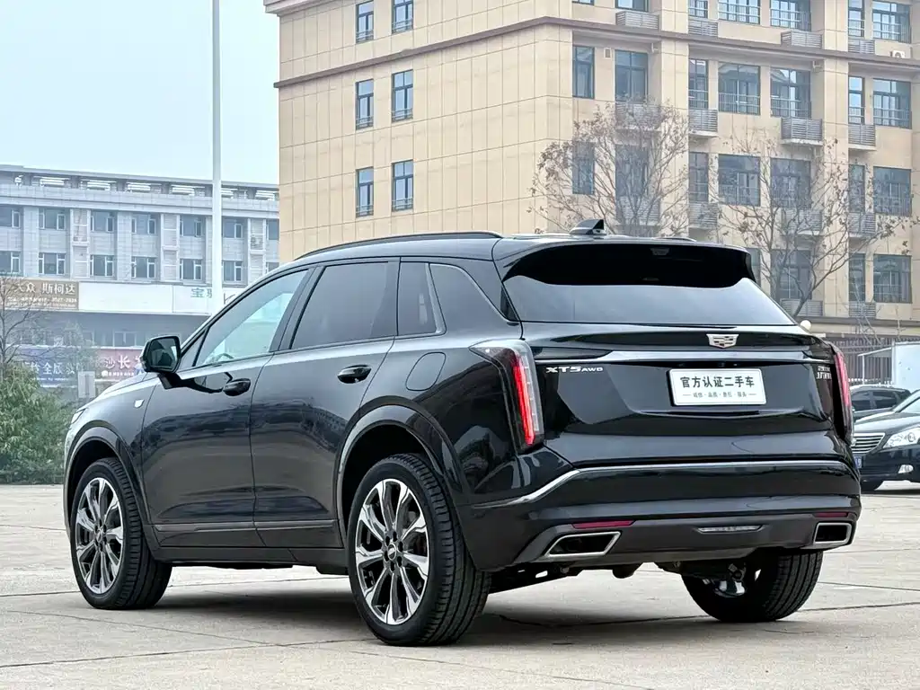 Cadillac XT5 2025 — фото 8