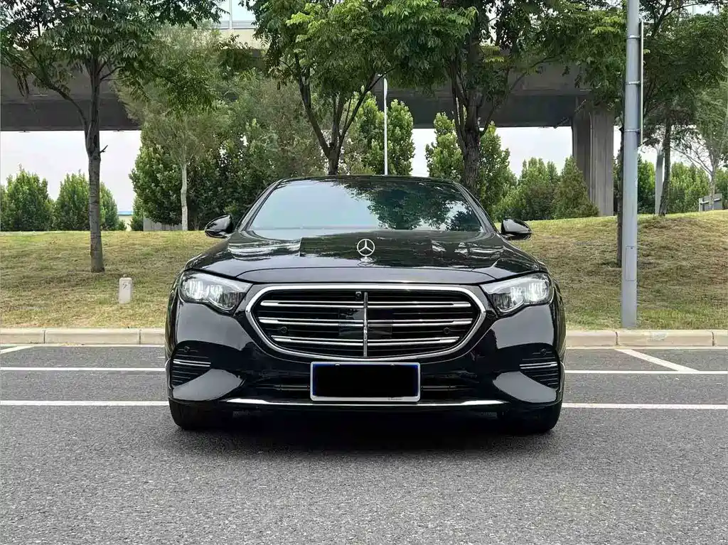 Mercedes-Benz E-Class 2025