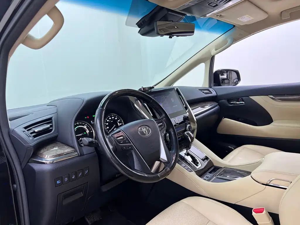 Toyota Vellfire 2022 — фото 15