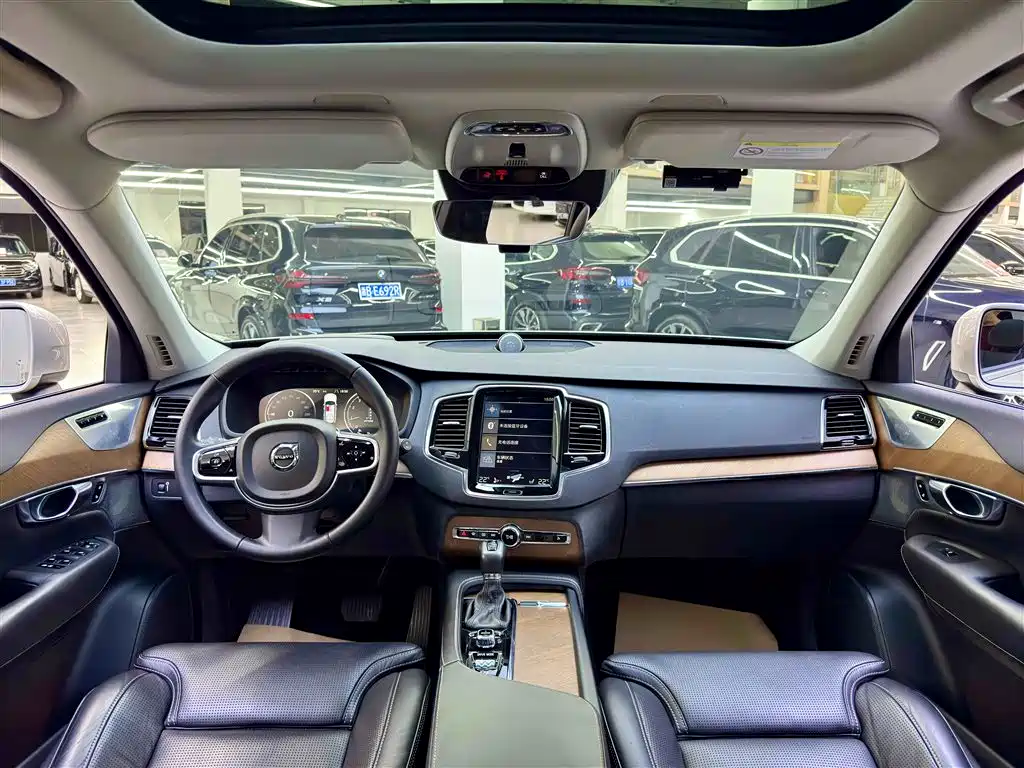 Volvo XC90 2016 — фото 10