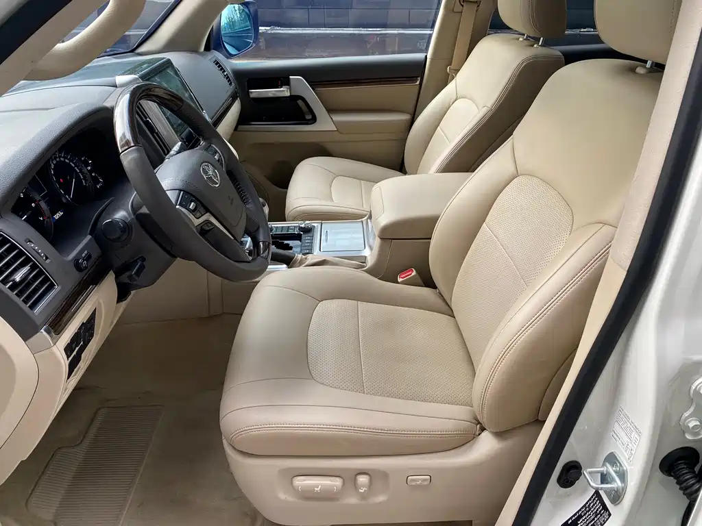 Toyota Land Cruiser 2019 — фото 23