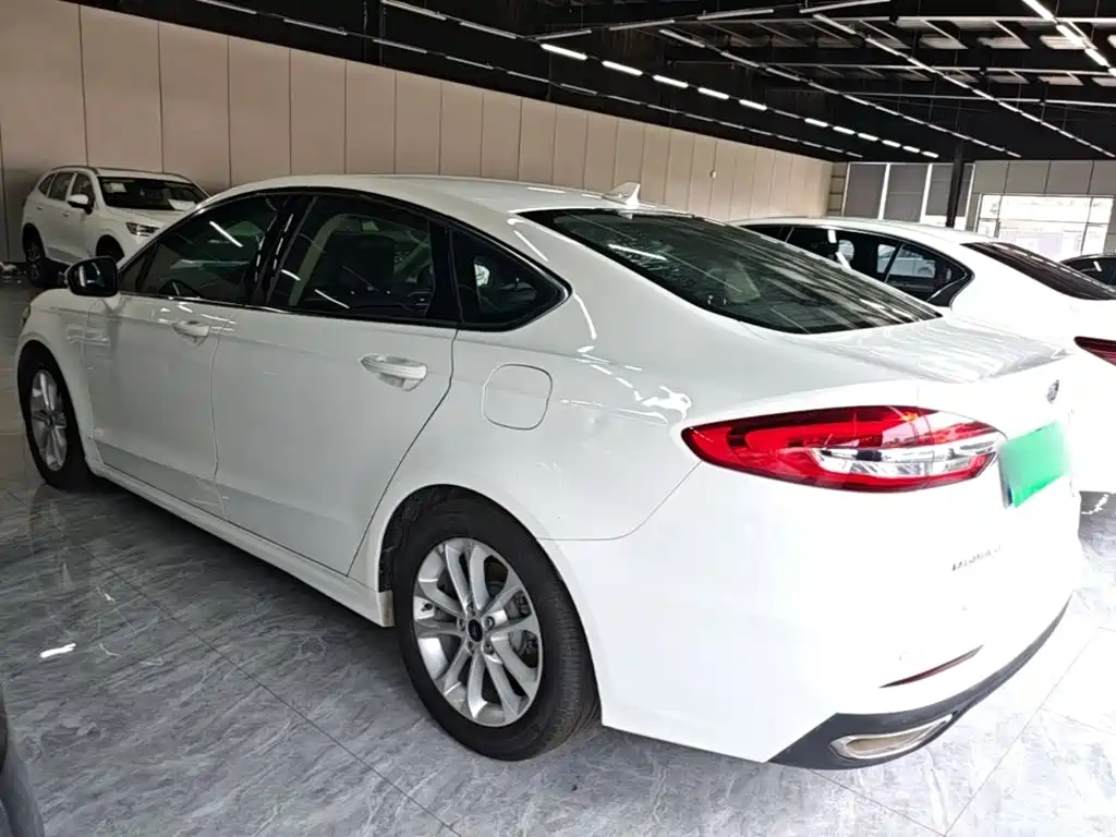 Ford Mondeo 2020 — фото 5