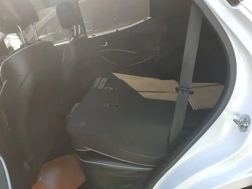 Hyundai Santa Fe 2018 — фото 17