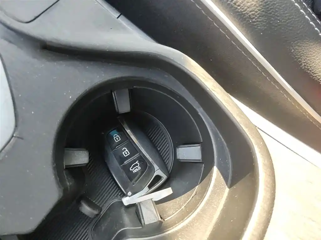 Hyundai Santa Fe 2018 — фото 9