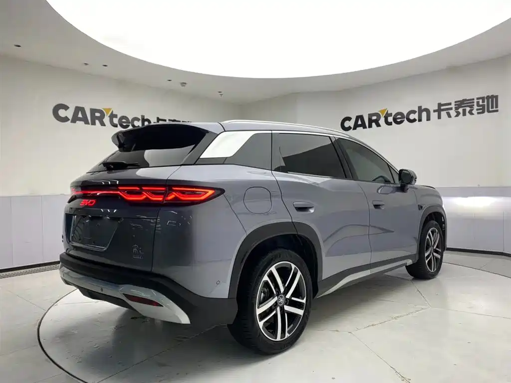 BYD L DM-i 2026 — фото 5