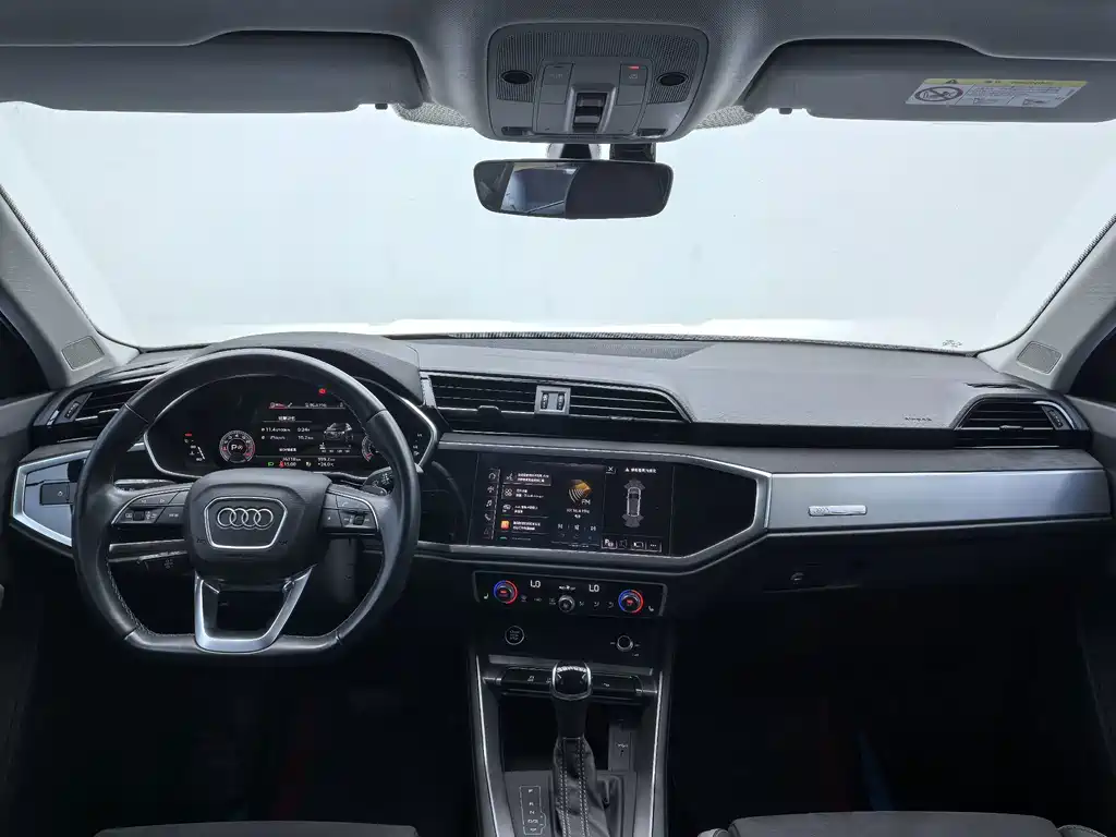 Audi Q3 2023 — фото 13