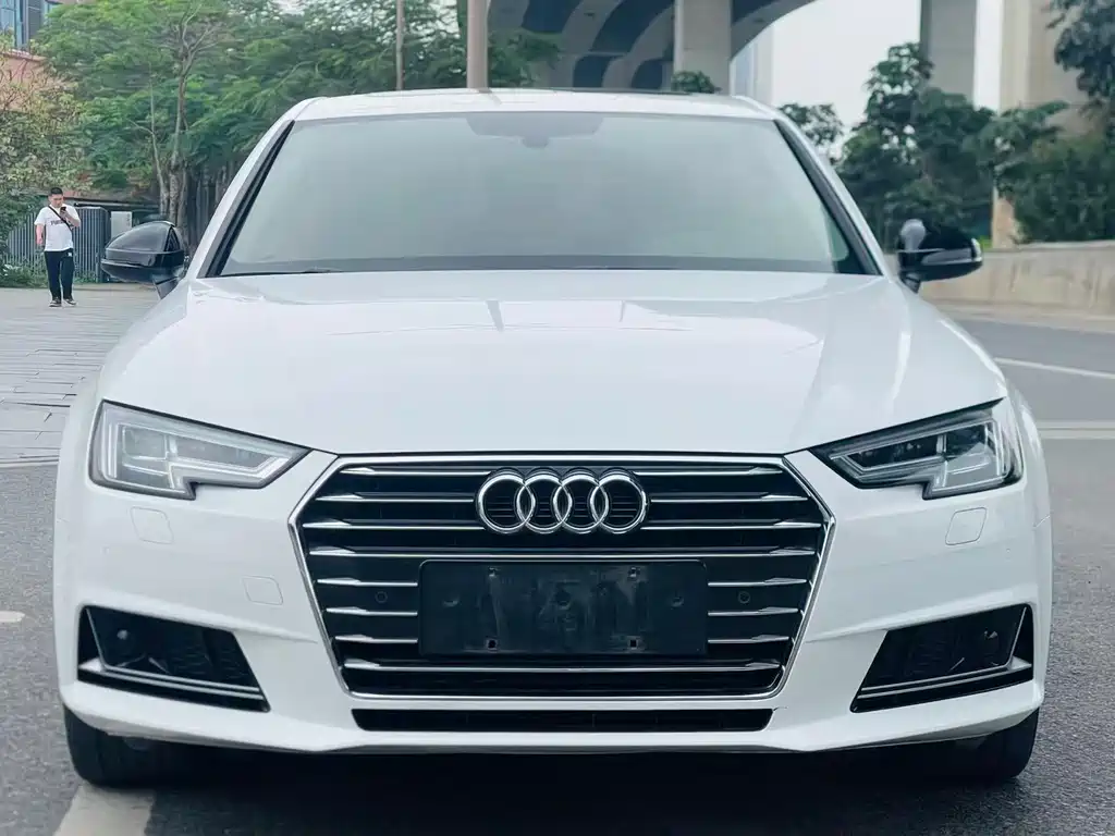 Audi A4L 2018 — фото 3