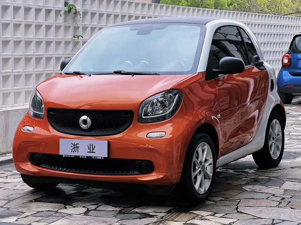 smart Fortwo 2017 — фото 1