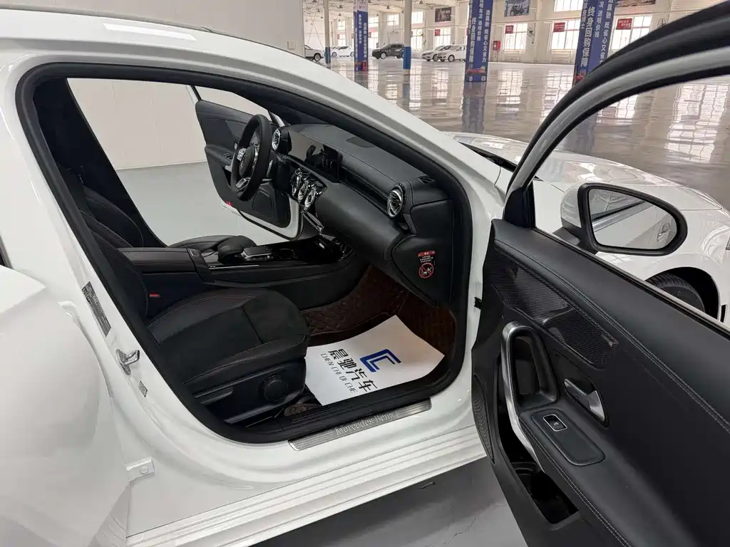 Mercedes-Benz A-Class 2023 — фото 13
