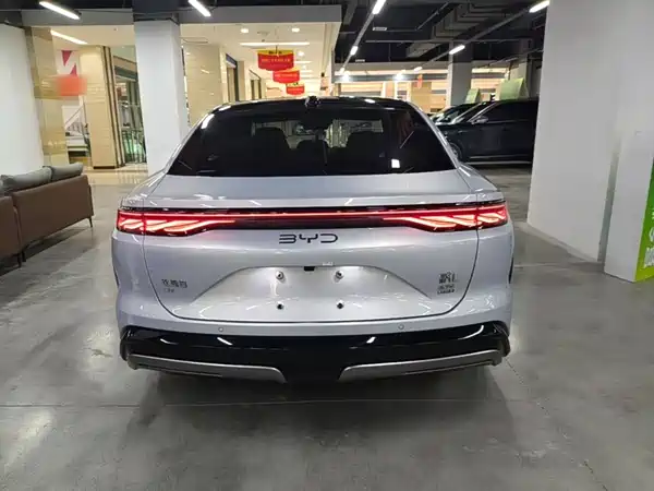 BYD Han L 2025