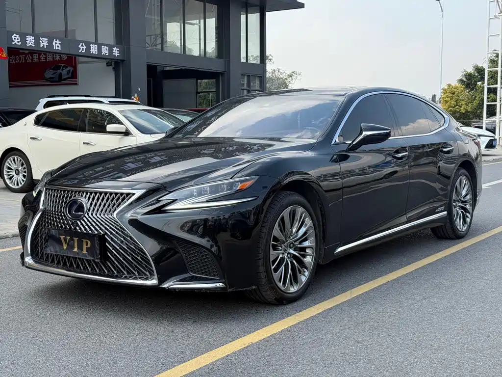 Lexus LS 2021 — фото 1