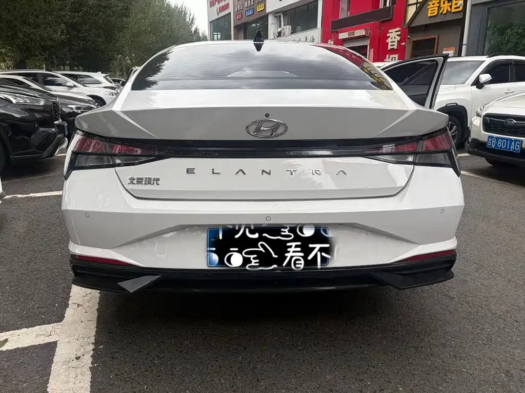 Hyundai Elantra 2022