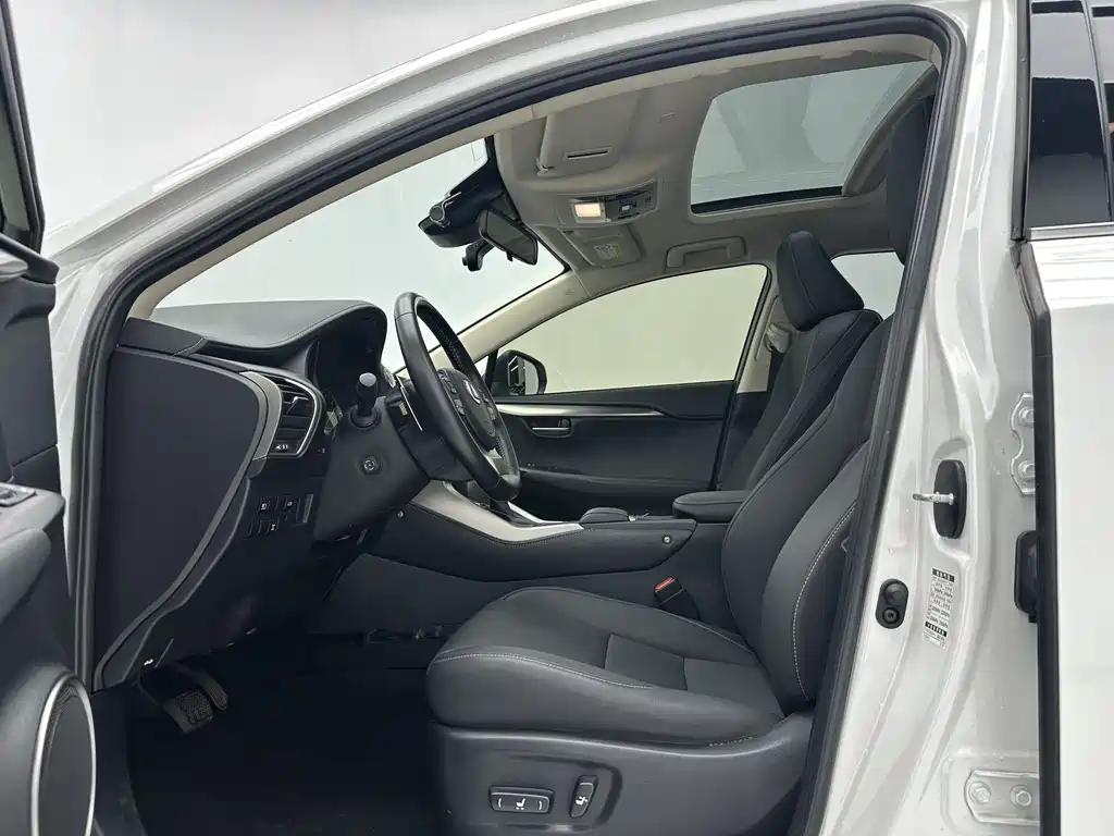 Lexus NX 2021