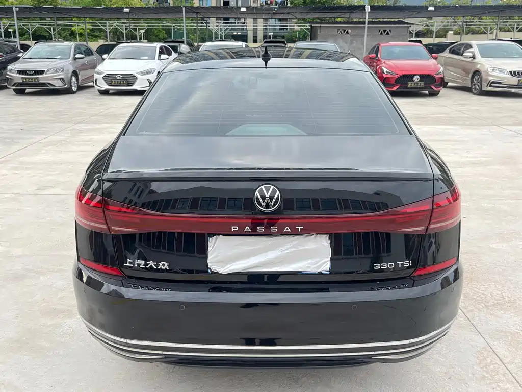 Volkswagen Passat 2023 — фото 4