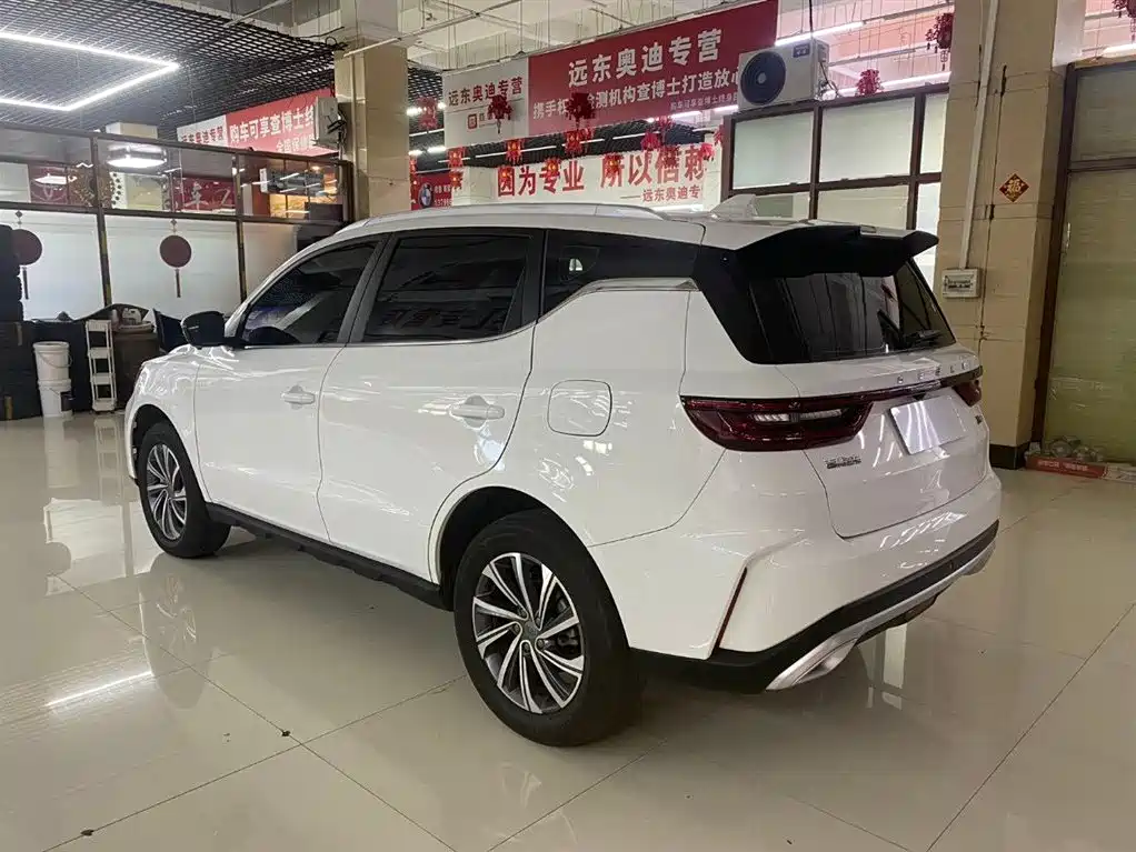 Geely Vision X6 2023 — фото 5