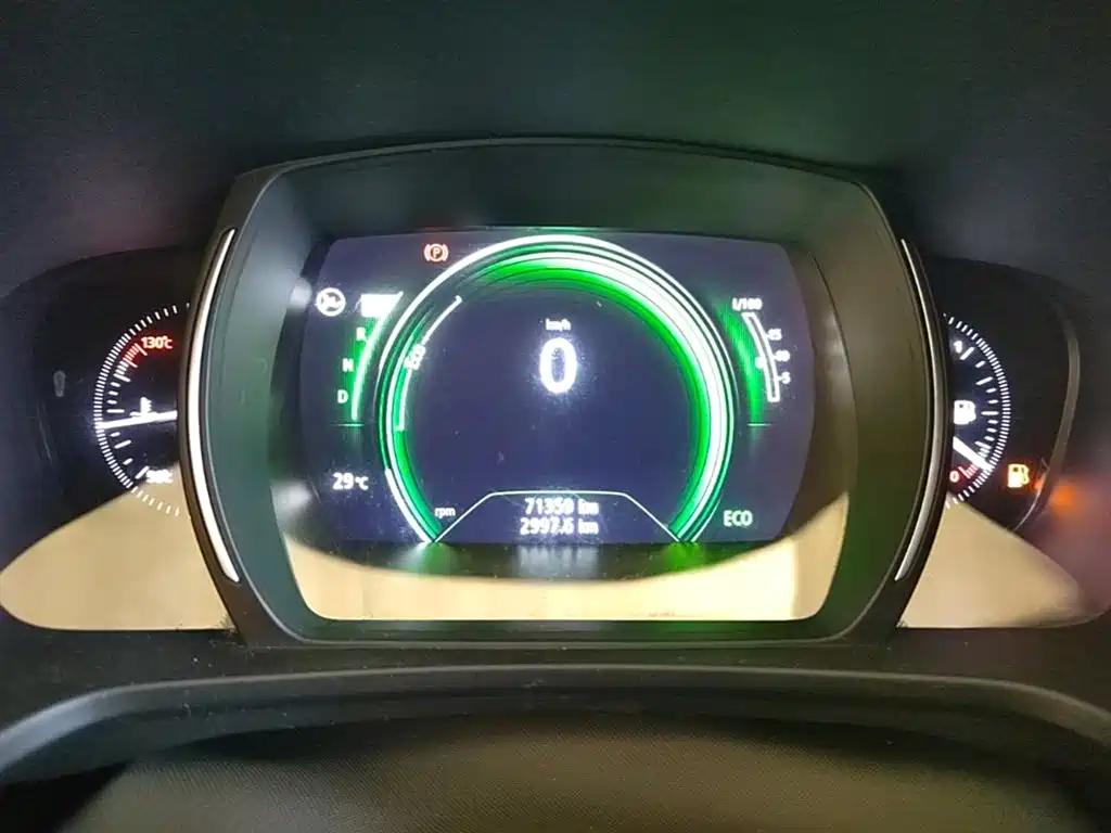 Renault Kadjar 2018 — фото 12